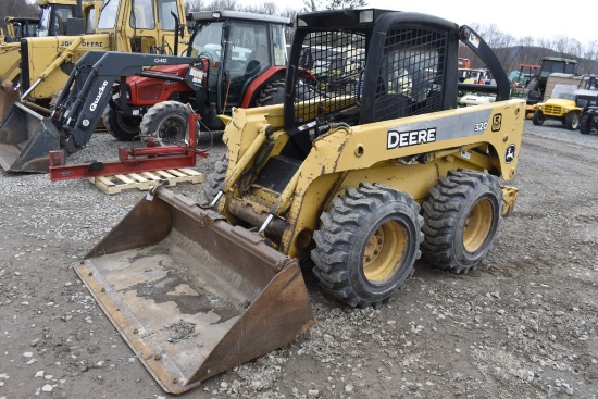 John Deere 320 Skid Steer