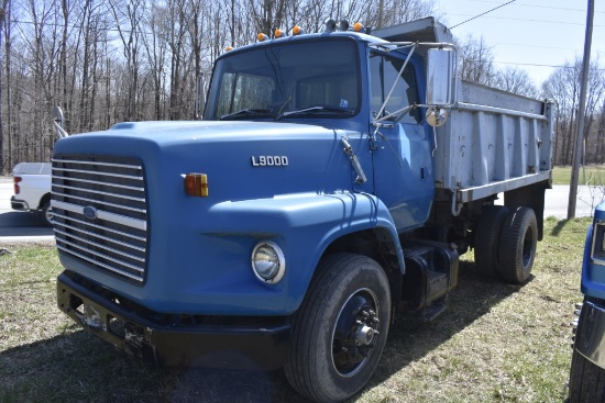 1992 Ford L9000 Dump Truck