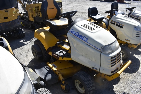 Cub Cadet 3204 Lawn Tractor