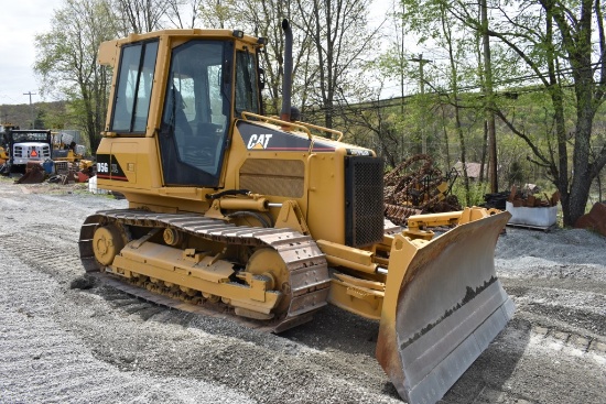 CAT D5G XL Bull Dozer