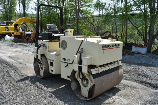 Ingersol Rand DD-24 Self Propelled Vibratory Roller
