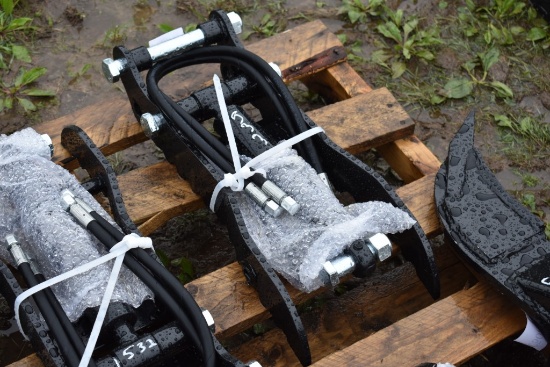 Future Mini Excavator 9" Hydraulic Thumb
