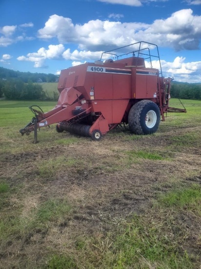 Hesston 4900 Big Square Baler
