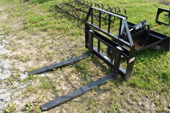 Set of Kivel Quick Attach 3500lb Capacity Pallet Forks