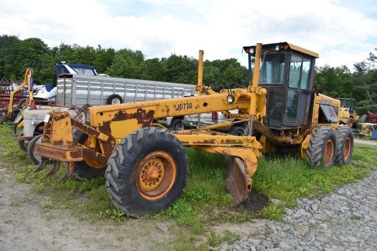 John Deere 770 Grader