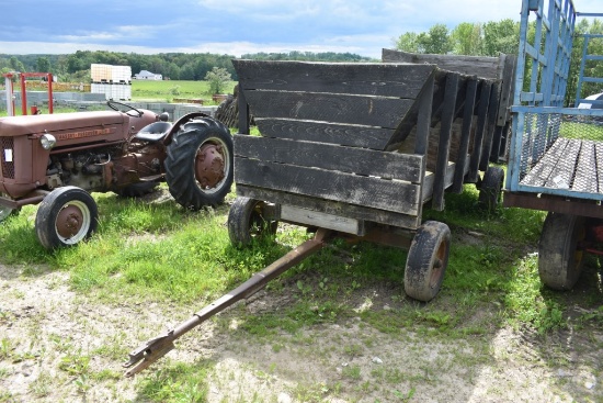 Wooden Feeder Wagon on single Axle running Gear