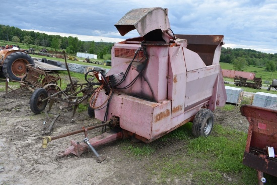 Pull Type Bale Buster And Blower