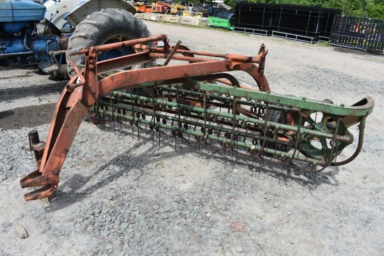 New Idea 400 Side Delivery Rake