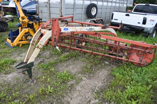 New Idea 402 Side Delivery Rake