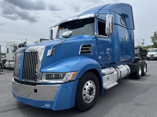 Western Star W5700 Truck Tractor