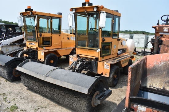 Rosco 4910 Challenger 6 Self-Propelled Sweeper