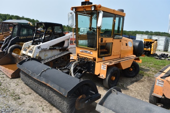 Rosco 4910 Challenger 6 Self-Propelled Sweeper