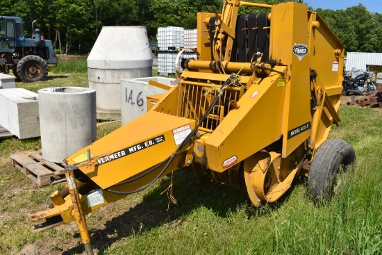 Vermeer Model 403F Round Baler
