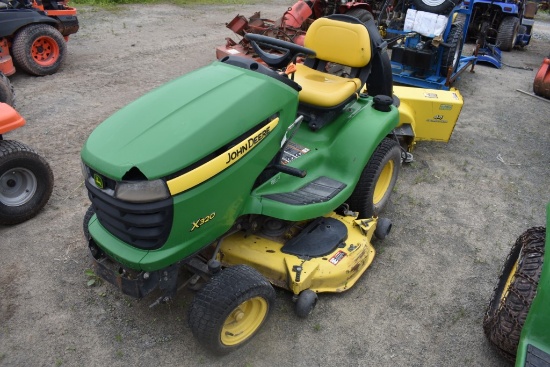 John Deere X320 Lawn Tractor With snow Blower