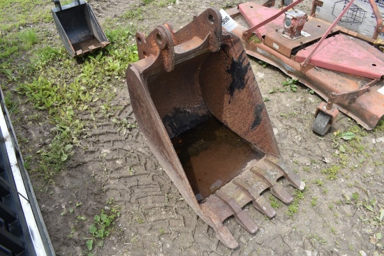 24" excavator Bucket