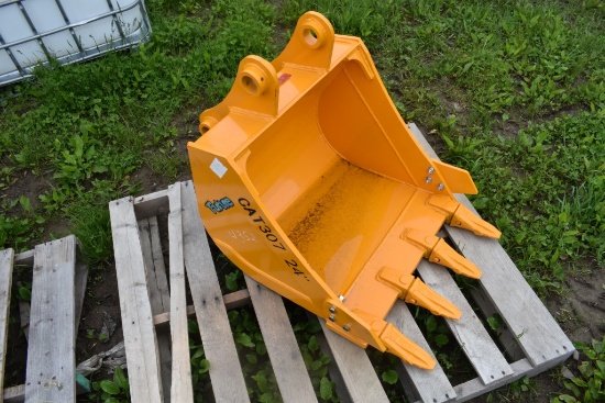 Future 24" Excavator Bucket that Fits a CAT 307