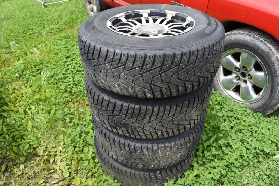 4 Hankook 265/70R17 Tires on 5 Lug Rims