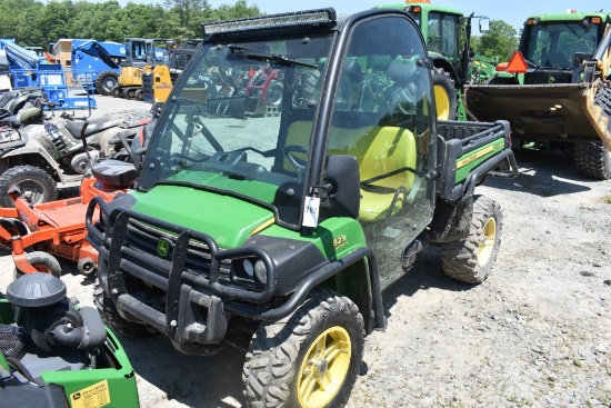 John Deere 825 Gator