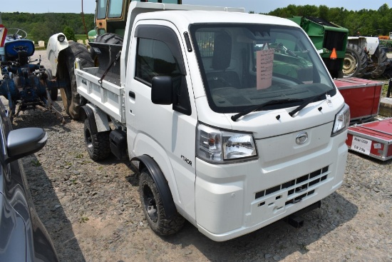 Daihatsu Hijet Mini Truck with Snowplow