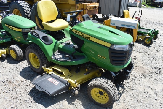 John Deere X738 Lawn Tractor