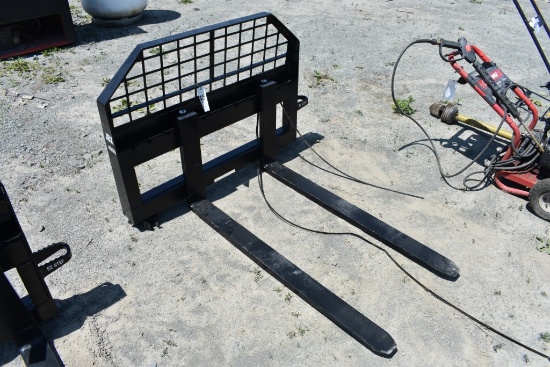 Set of JBX 4000lb Quick Attach Pallet Forks