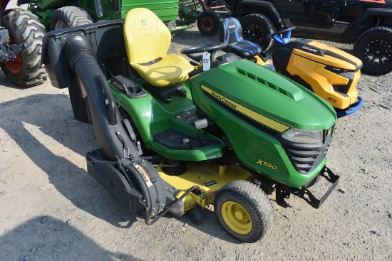 John Deere X590 Lawn Tractor