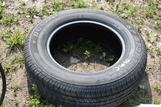 Dunlop P205/65R15 Tire