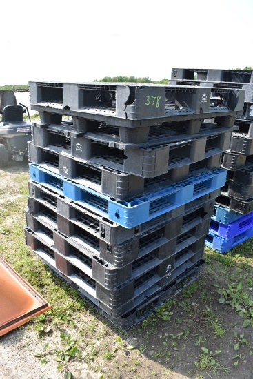 11 Plastic Pallets