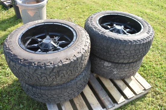 Four Terra Hunter XT LT275/65R20 Tires on 8 Lug Moto Metal Rims
