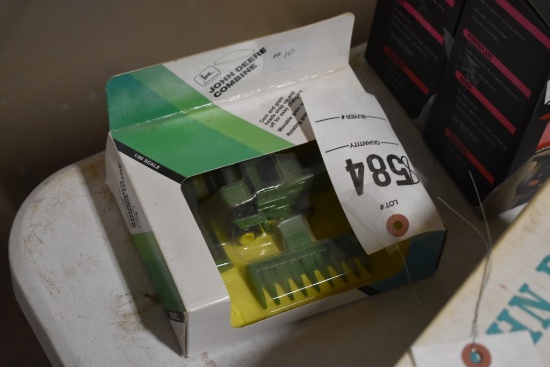 ERTL John Deere Combine