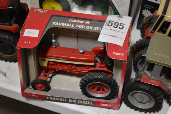 Ertl Farmall 560 Diesel Tractor 1/16 Scale