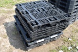 8 Plastic Pallets