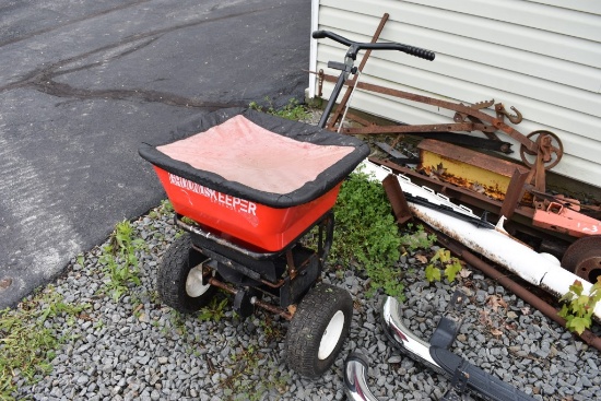 Groundskeeper Lawn Broad Cast Spreader