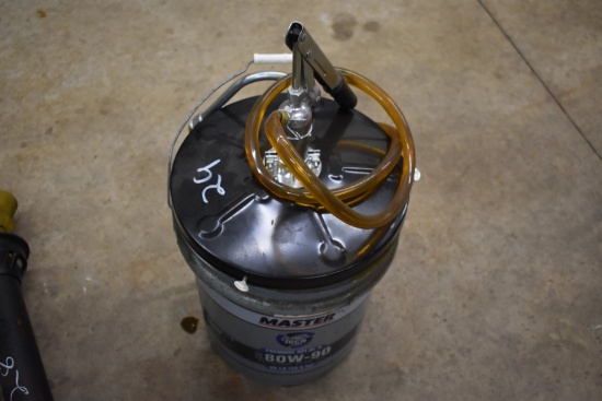5 Gallon Bucket of Master 80W-90 Gear Oil With Hand Pump