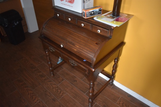 Roll-Top Stationary Desk