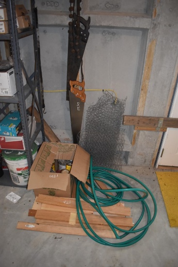 Contents on Wall and Floor