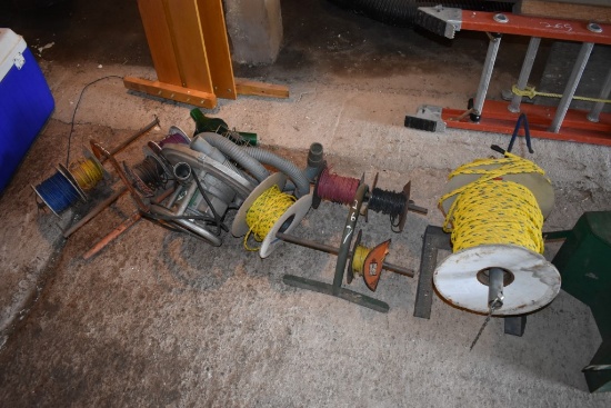 Group Of Rope Wire And The Top Of A Shop Vac