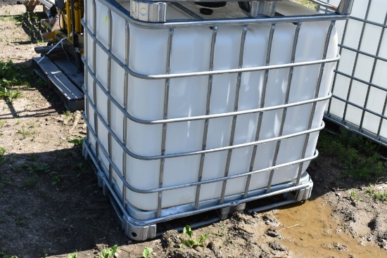 275 Gallon Liquid Tote