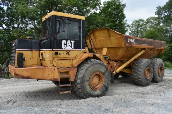 CAT D350E Articulating Haul Truck