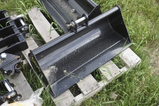 Wolverine 31.5" Mini Excavator Bucket