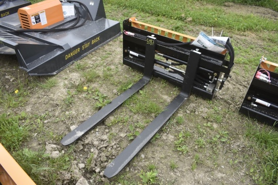 Wolverine Quick Attach Hydraulic Side Shift Pallet Forks with 48" Forks