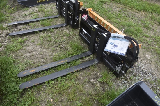 Wolverine Quick Attach Hydraulic Side Shift Pallet Forks with 48" Forks