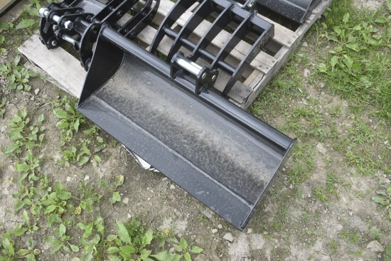Wolverine 31.5" Mini Excavator Bucket