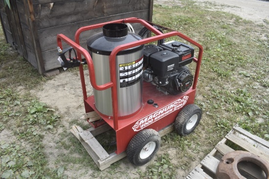 Magnum 4000 Series Gold Hot Water Pressure Washer