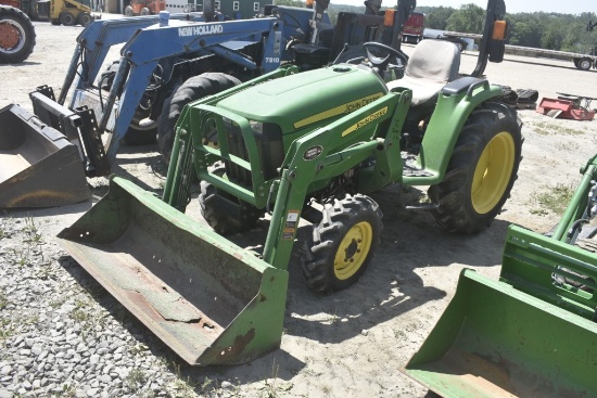 John Deere 3032E Loader Tractor