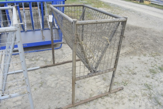 46"x28"x50" Hay Feeder
