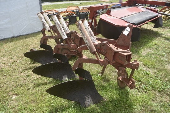 International 450 Automatic 3 Bottom Plow