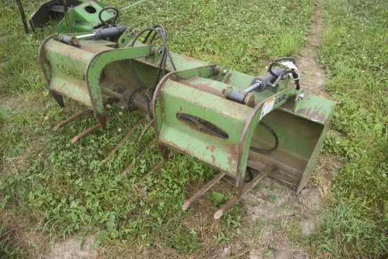 John Deere 72" Quick Pin Manure Grapple Bucket