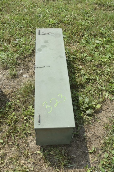 Trailer Tool Box With Metal Rods
