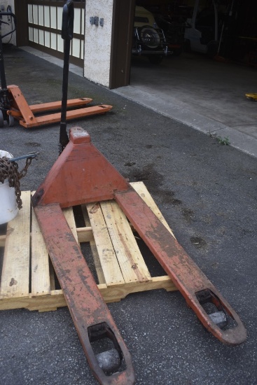 BT 5000 lb. Pallet Jack
